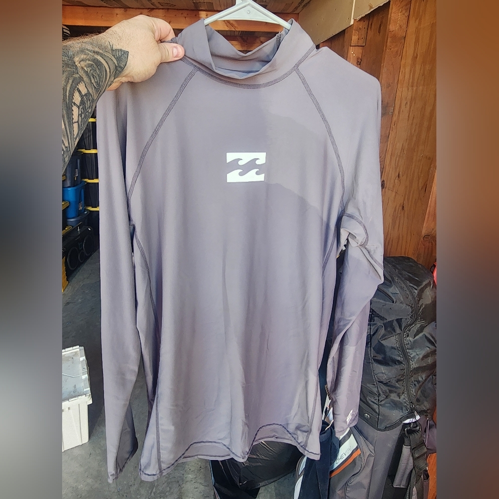 Billabong Men's Size XXL Gray Swim Shirt / Rashguard